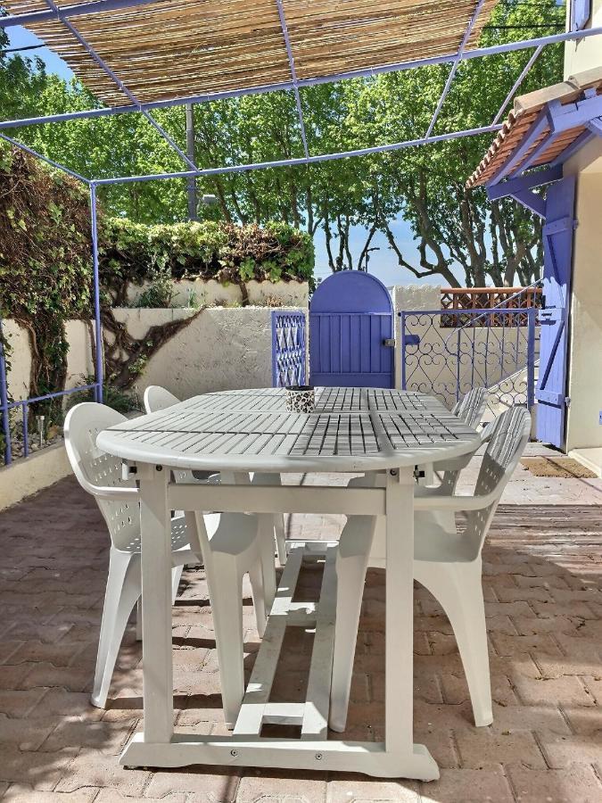 Bleu Lavande - Coquet Appartement Ambiance Village Istres Exterior foto